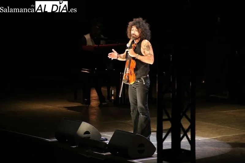 Foto 2 - Ara Malikian seduce con su viol&iacute;n al p&uacute;blico de Alba de Tormes