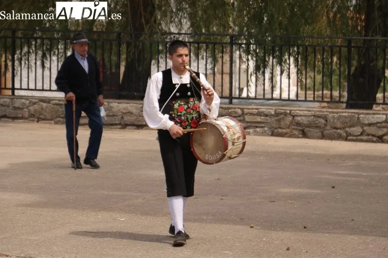 Actos religiosos en Escuernavacas y gran paellada ofrecida por el Ayuntamiento  / CORRAL  