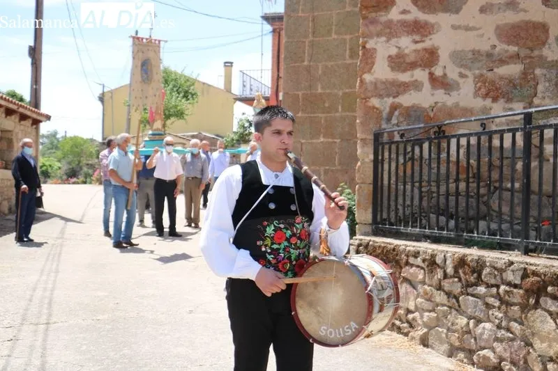 Actos religiosos en Escuernavacas y gran paellada ofrecida por el Ayuntamiento  / CORRAL  