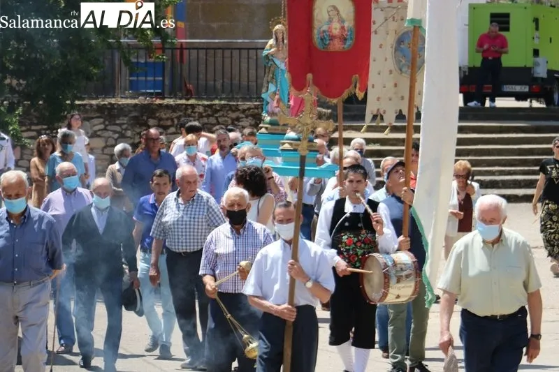 Actos religiosos en Escuernavacas y gran paellada ofrecida por el Ayuntamiento  / CORRAL  