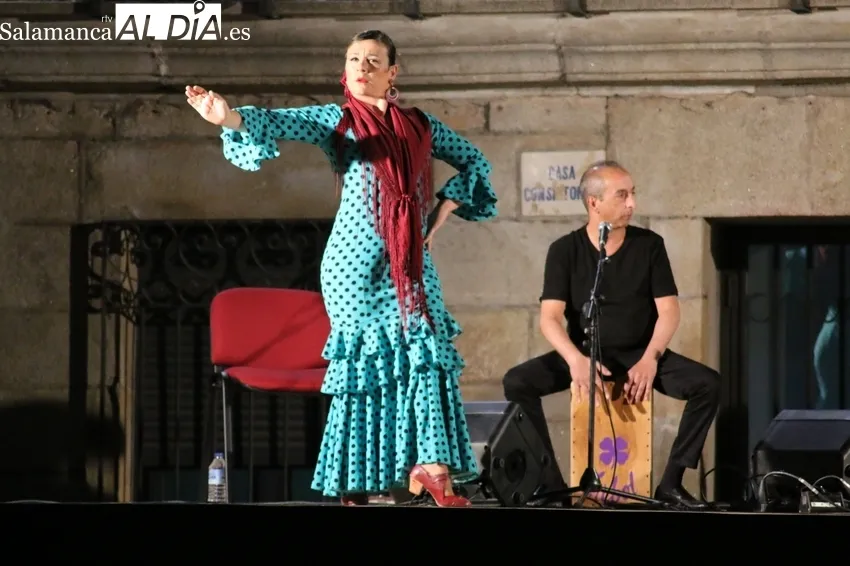 Actuación del grupo de flamenco Patio Chico en Vitigudino / CORRAL