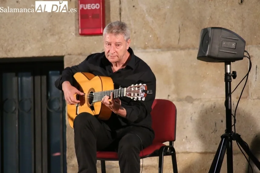 Actuación del grupo de flamenco Patio Chico en Vitigudino / CORRAL