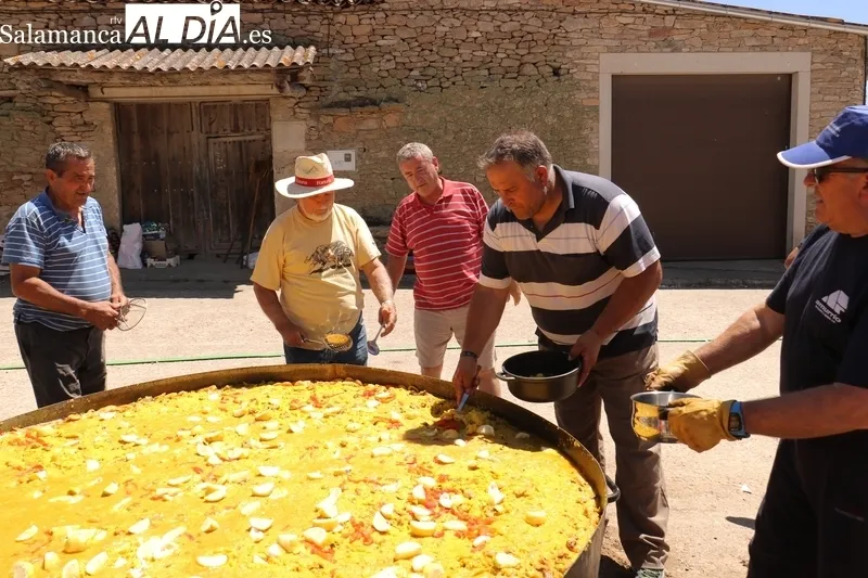 Paella fin de fiestas de 900 raciones en Sobradillo / CORRAL