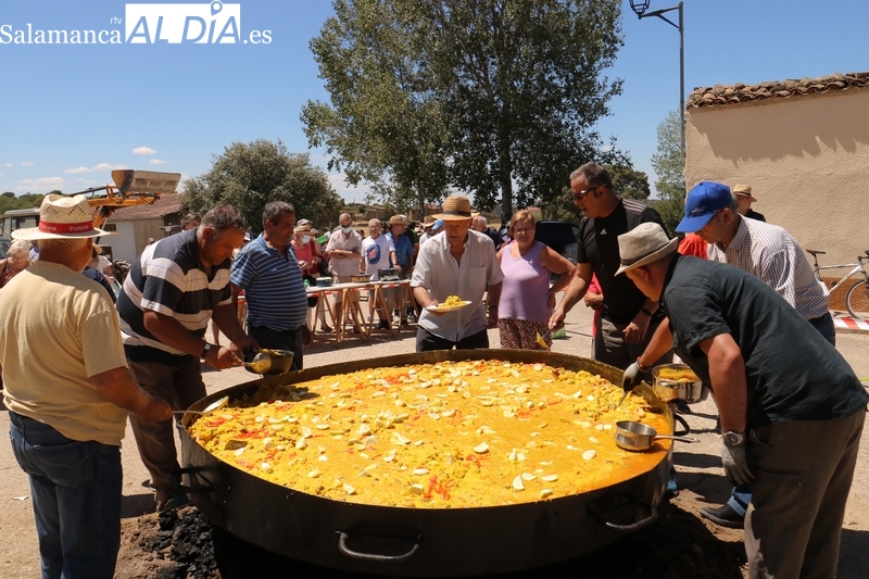 Paella fin de fiestas de 900 raciones en Sobradillo / CORRAL