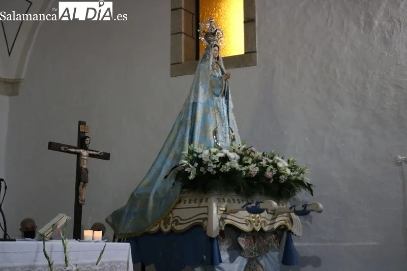 Procesión de bajada de la Virgen del Socorro en Vitigudino / CORRAL 