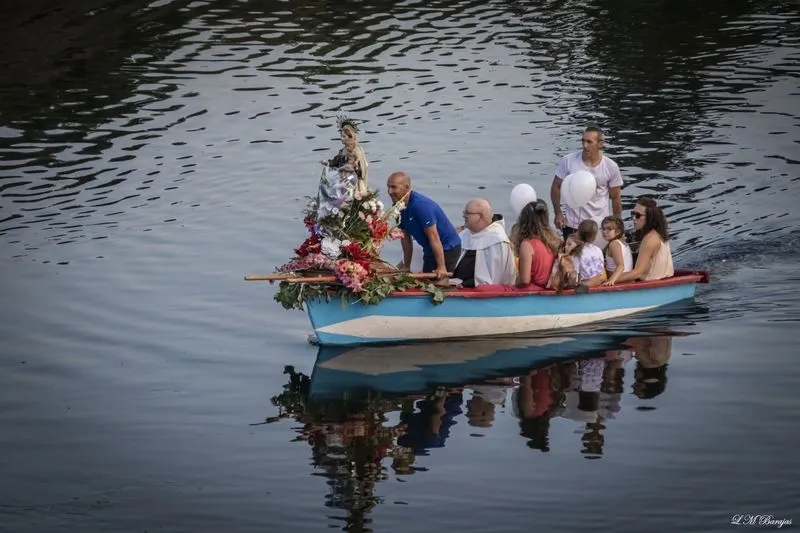 Foto 4 - La familia Cosme asegura el relevo generacional en la festividad de la Virgen del Carmen