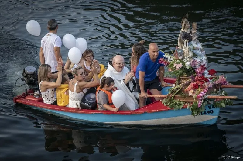 Foto 2 - La familia Cosme asegura el relevo generacional en la festividad de la Virgen del Carmen