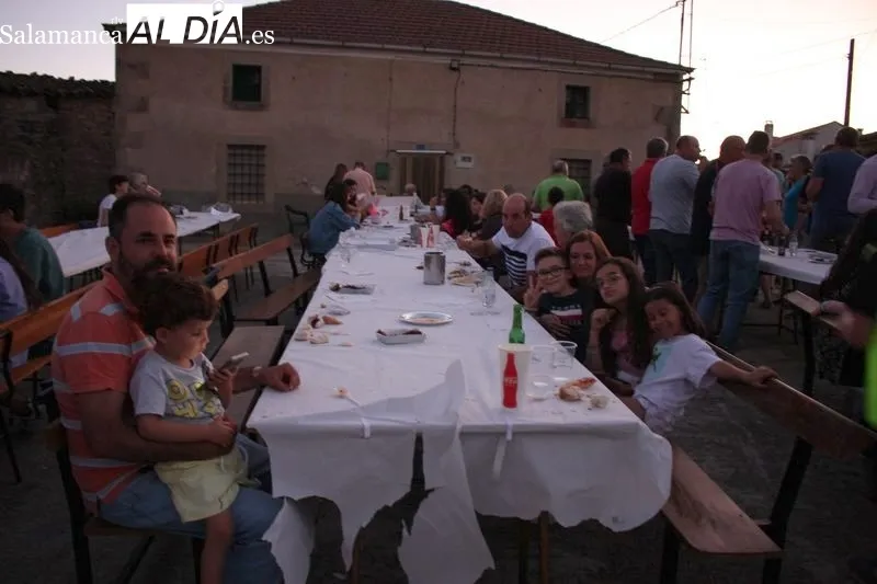 Parrillada en Escuernavacas para iniaciar las fiestas del Santísimo