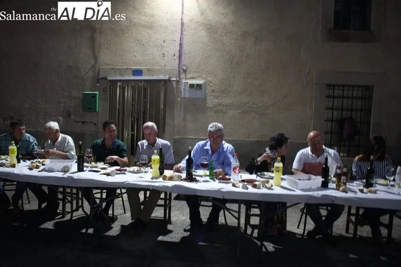 Parrillada en Escuernavacas para iniaciar las fiestas del Santísimo