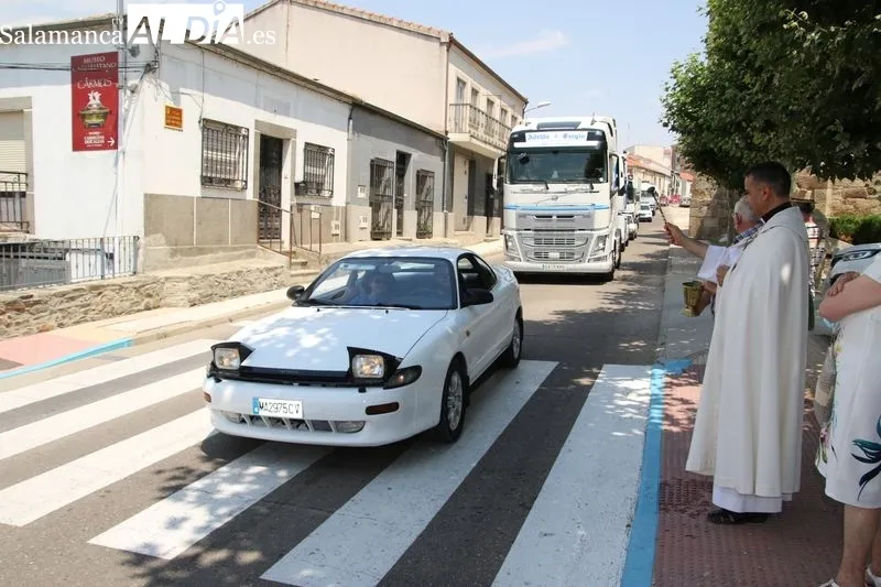 Foto 2 - Los transportistas y conductores albenses no fallan a San Crist&oacute;bal