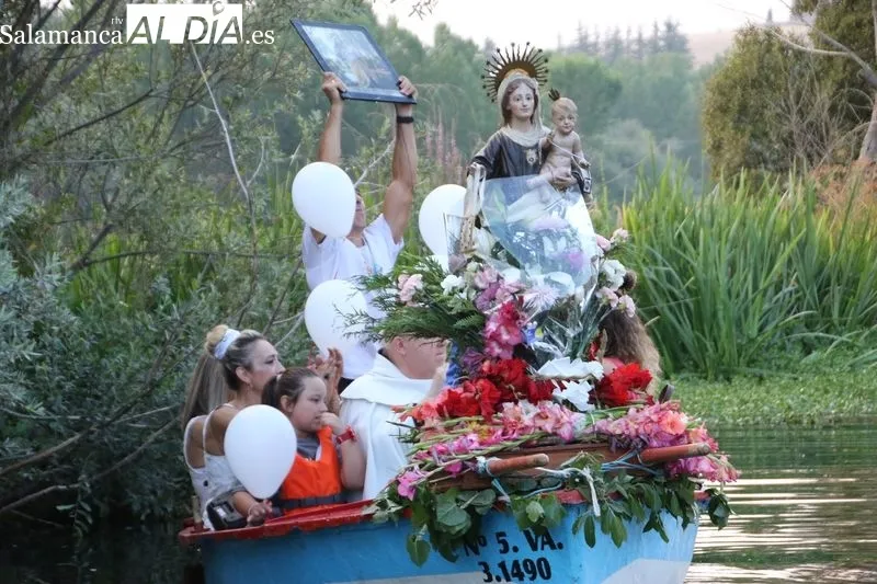 Procesión de la Virgen del Carmen en Alba de Tormes