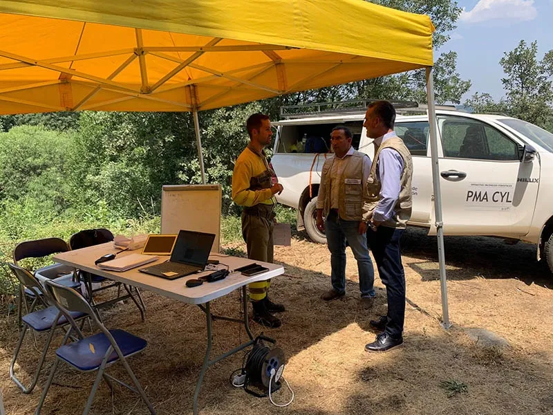 Foto 5 - Representantes del Gobierno central y la Junta de Castilla y Le&oacute;n visitan la zona afectada del incendio de Candelario