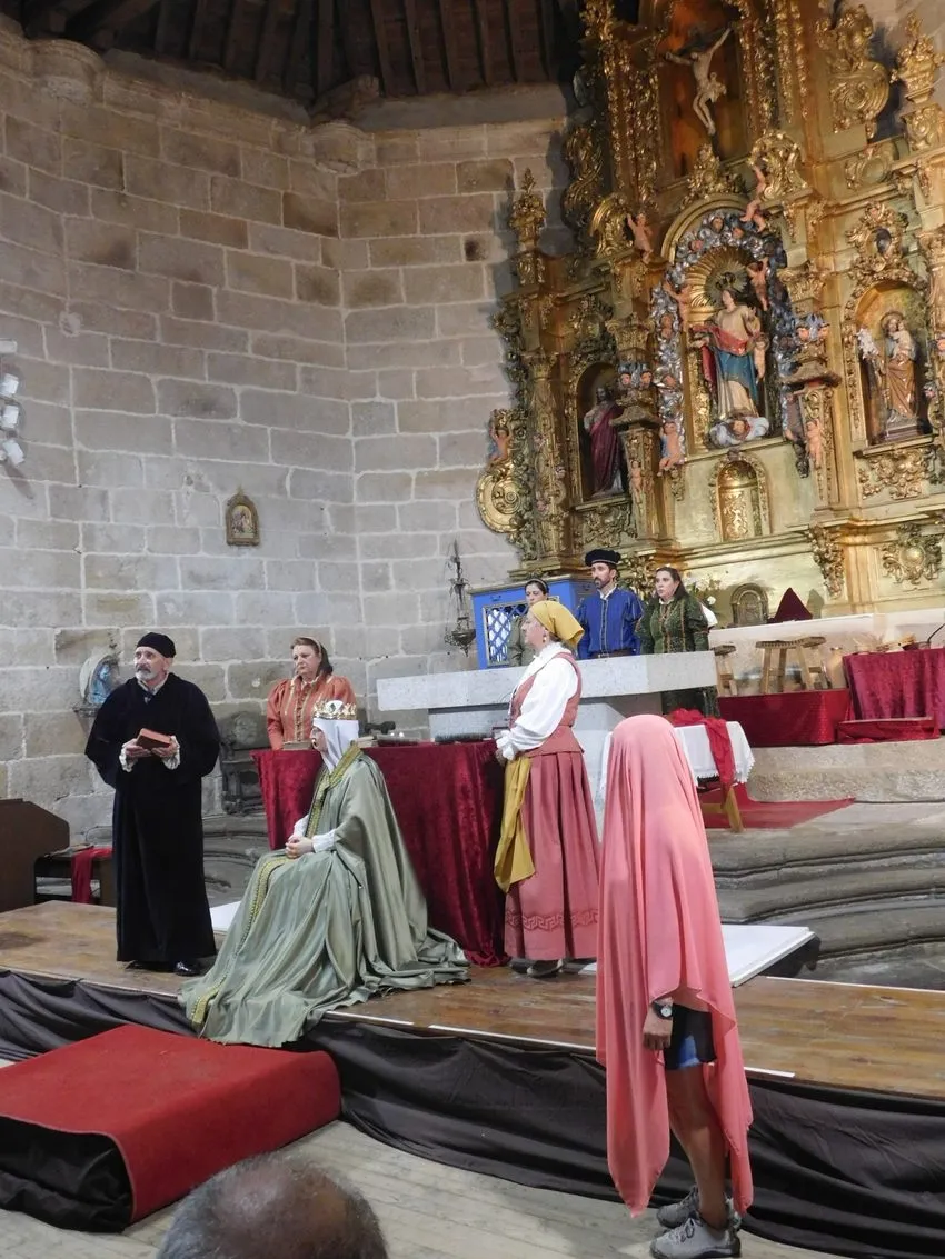 Representación de 'Buscando a Nebrija' en la iglesia parroquial de Monleras