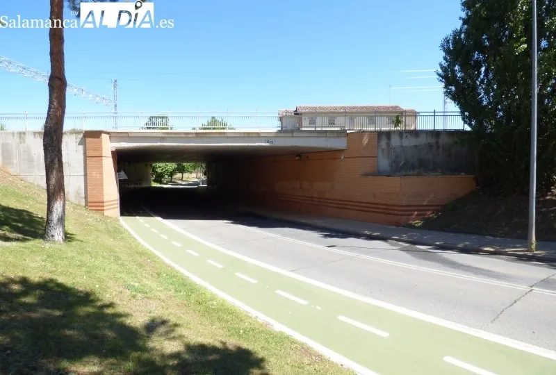 Puente que, señala Román, suele inundarse por la acumulación de arena y la falta de alcantarillado.