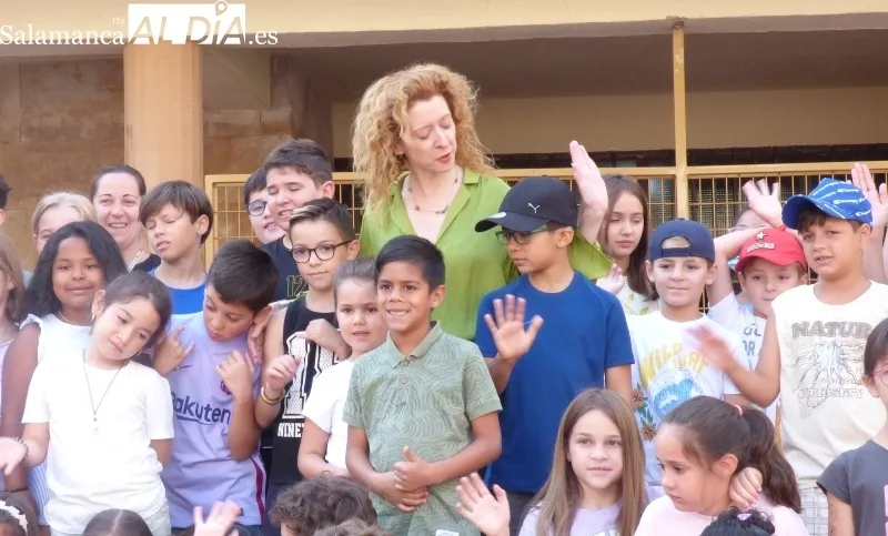 Imágenes de la visita de la concejala de Familia e Igualdad, Ana Suárez, a las actividades de 'Apúntate al verano'.