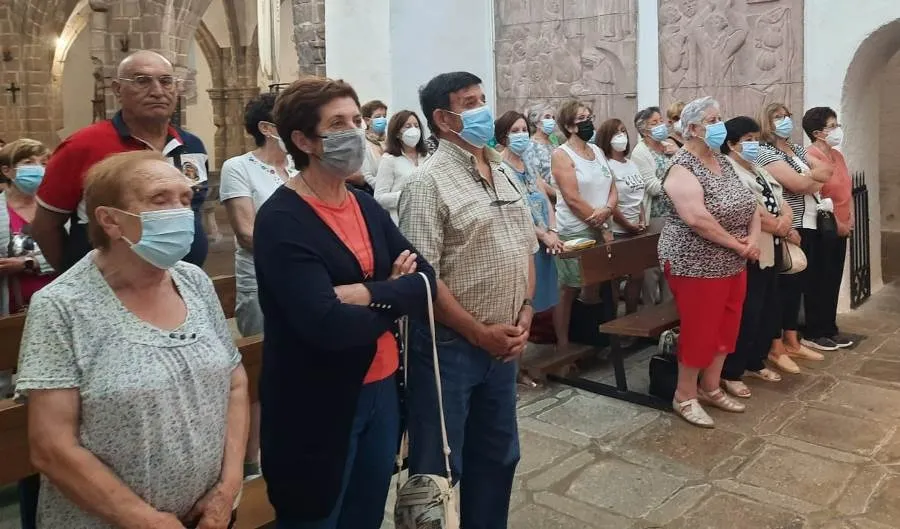 Foto 4 - Medio centenar de fieles participa en un encuentro de las parroquias que dirige Gabriel &Aacute;ngel Cid