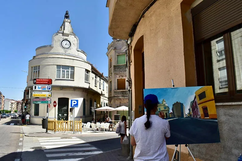 Foto 2 - Gustavo Hern&aacute;ndez se proclama ganador del certamen de pintura r&aacute;pida al aire libre de Guijuelo