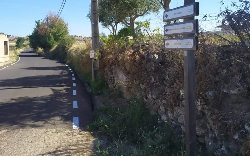 Estado en  el que ha queddo el camino tras las obras de asfaltado 