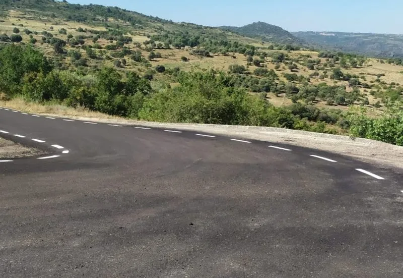 Estado en  el que ha queddo el camino tras las obras de asfaltado 
