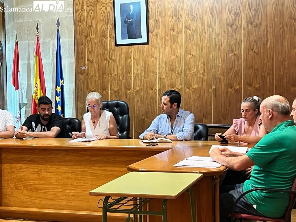 Foto 2 - Unanimidad del pleno del Ayuntamiento de Alba de Tormes para aprobar el reglamento de terrazas