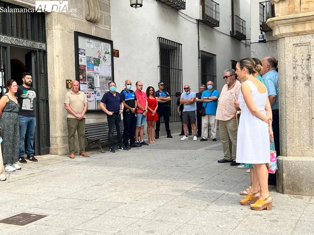 Foto 2 - Cinco minutos de silencio en recuerdo de Miguel &Aacute;ngel Blanco
