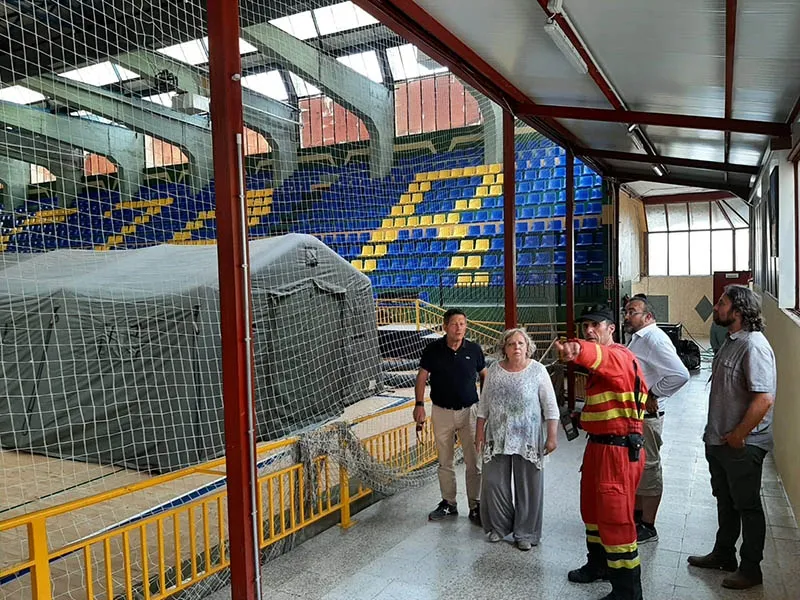 Foto 2 - Representantes del Gobierno central y la Junta de Castilla y Le&oacute;n visitan la zona afectada del incendio de Candelario