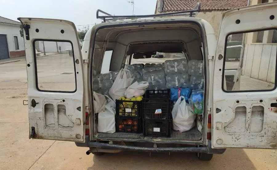 Foto 2 - Prosigue la recogida de productos destinados a los equipos de extinci&oacute;n