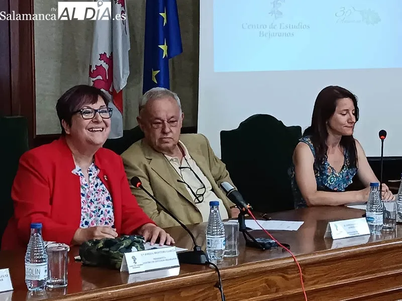 Foto 4 - Emoci&oacute;n en el treinta aniversario del Centro de Estudios Bejarano