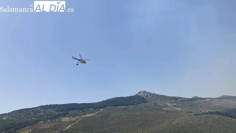 Foto 2 - Se reactiva un foco en el incendio de Candelario