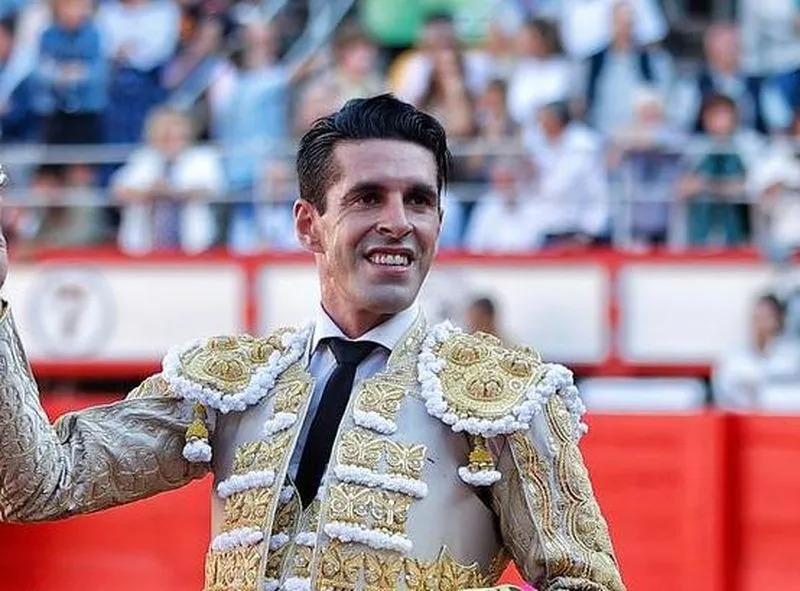 Alejandro Talavante, Pablo Aguado y Manuel Diosleguarde, en la primera de la Feria de Santiago de Santander. Fotos: Cultoro