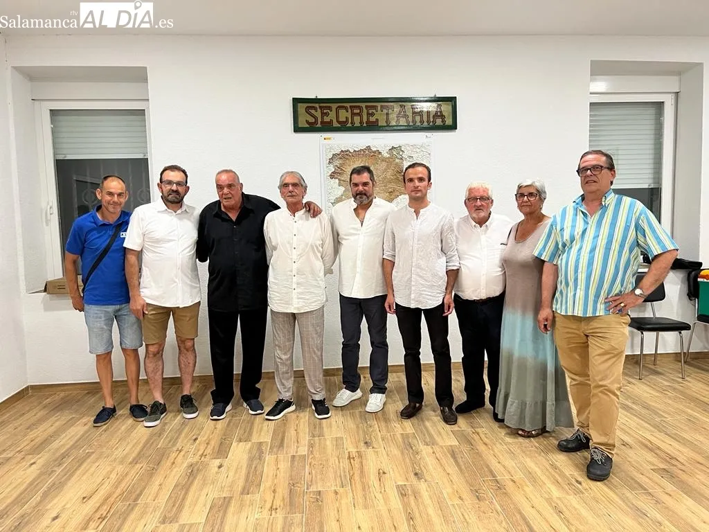 Foto 2 - El arte de Los Chichos llena y hace bailar a Galinduste
