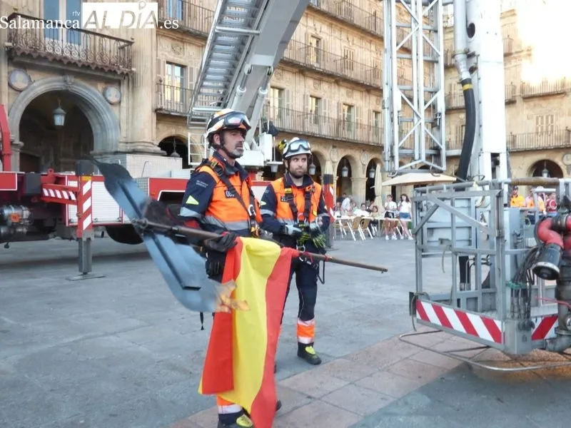 Foto 18 - La Mariseca ya luce en lo alto de la Plaza Mayor y Salamanca empieza a respirar las Ferias y Fiestas
