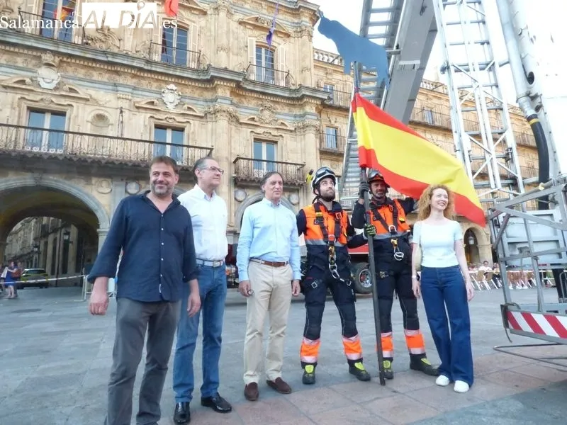 Foto 17 - La Mariseca ya luce en lo alto de la Plaza Mayor y Salamanca empieza a respirar las Ferias y Fiestas