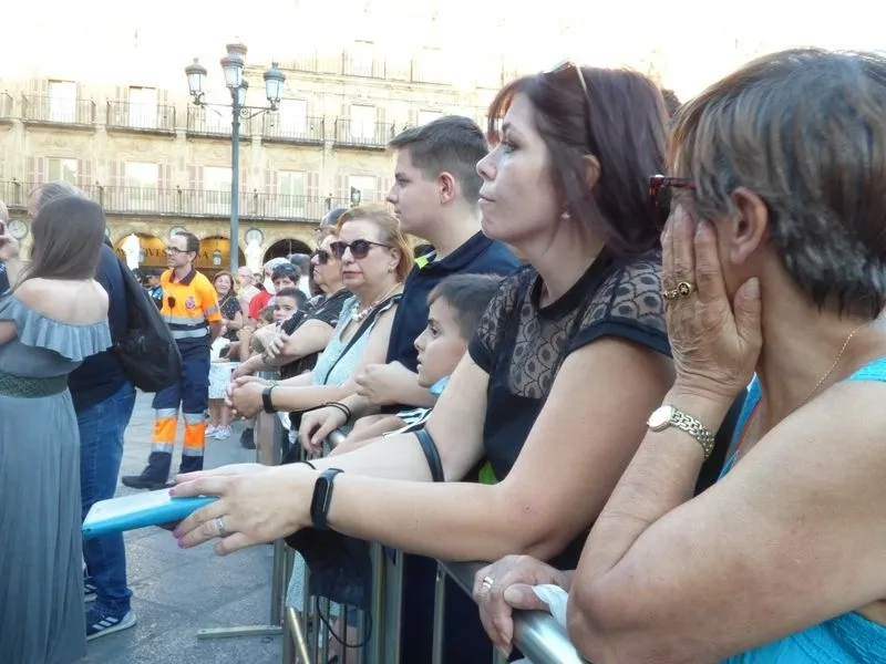 Foto 15 - La Mariseca ya luce en lo alto de la Plaza Mayor y Salamanca empieza a respirar las Ferias y Fiestas