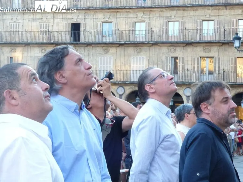 Foto 14 - La Mariseca ya luce en lo alto de la Plaza Mayor y Salamanca empieza a respirar las Ferias y Fiestas