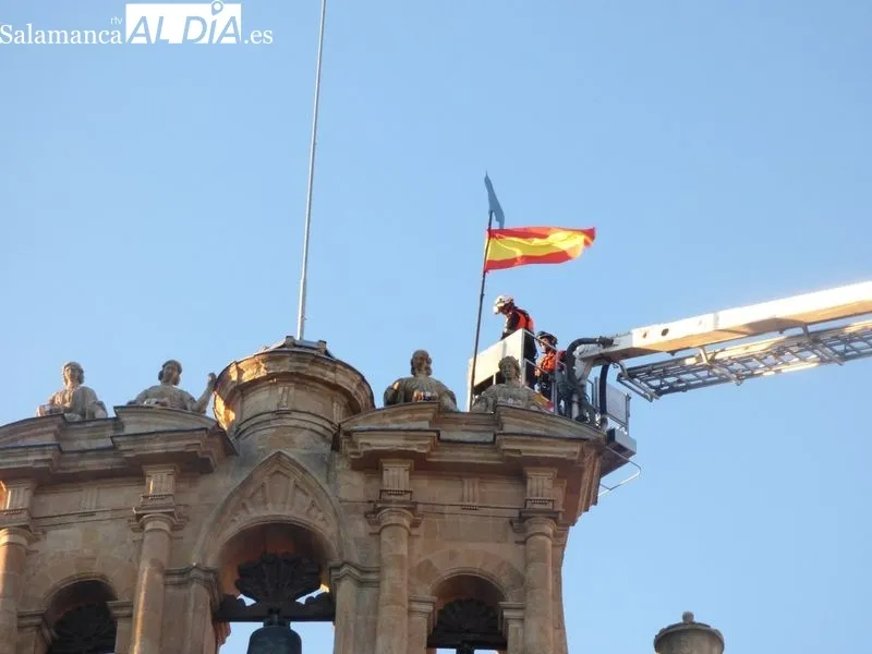 Foto 6 - La Mariseca ya luce en lo alto de la Plaza Mayor y Salamanca empieza a respirar las Ferias y Fiestas