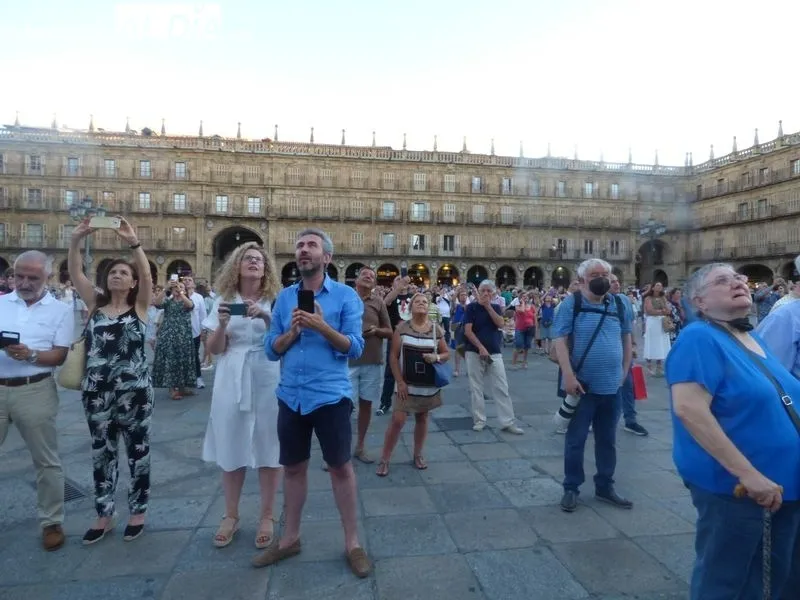 Foto 9 - La Mariseca ya luce en lo alto de la Plaza Mayor y Salamanca empieza a respirar las Ferias y Fiestas