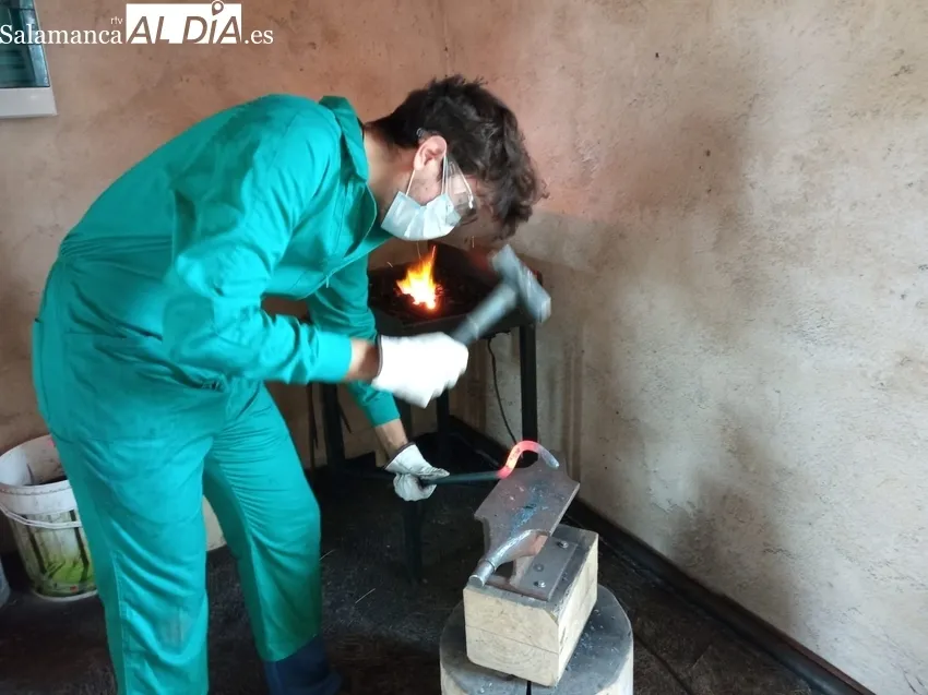 Curso ‘Los oficios del hierro aplicados a la rehabilitación del patrimonio' organizado por Escuelas Campesinas en Monleras