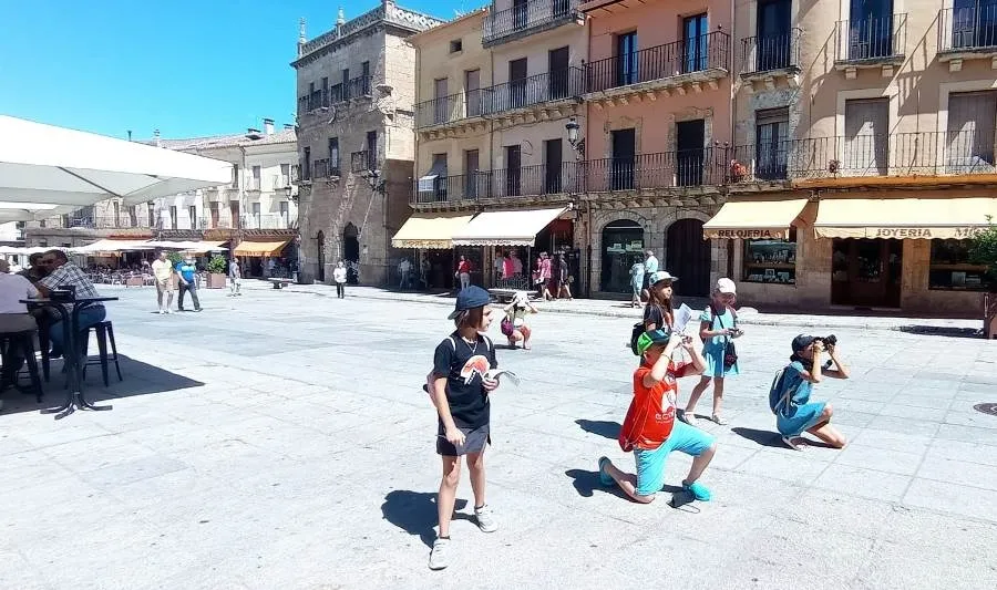 Foto 9 - Los chavales del campamento de inform&aacute;tica llevan a cabo una gymkana napole&oacute;nica