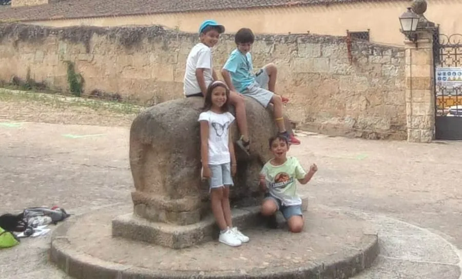 Foto 6 - Los chavales del campamento de inform&aacute;tica llevan a cabo una gymkana napole&oacute;nica