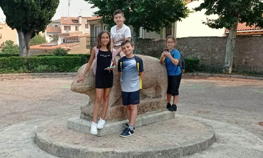 Foto 2 - Los chavales del campamento de inform&aacute;tica llevan a cabo una gymkana napole&oacute;nica