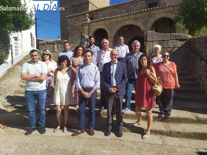 Foto 3 - El Presidente de la Diputaci&oacute;n visita Puente del Congosto