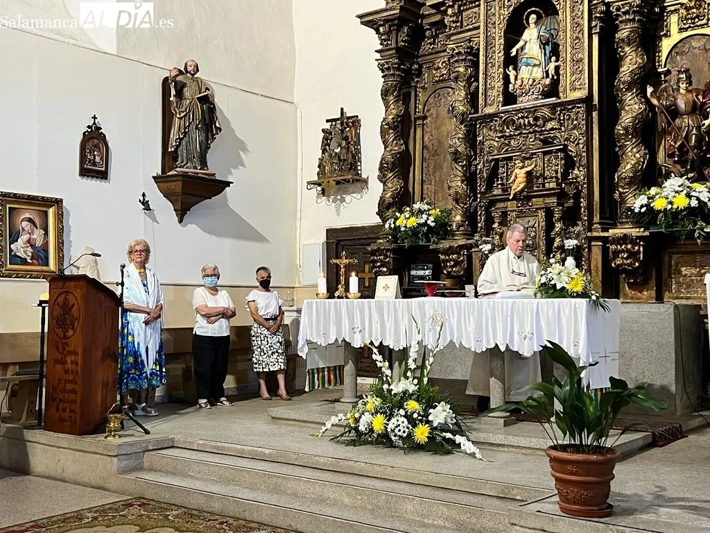Foto 10 - Eucarist&iacute;a en honor a Santa Ana con procesi&oacute;n incluida en Galinduste