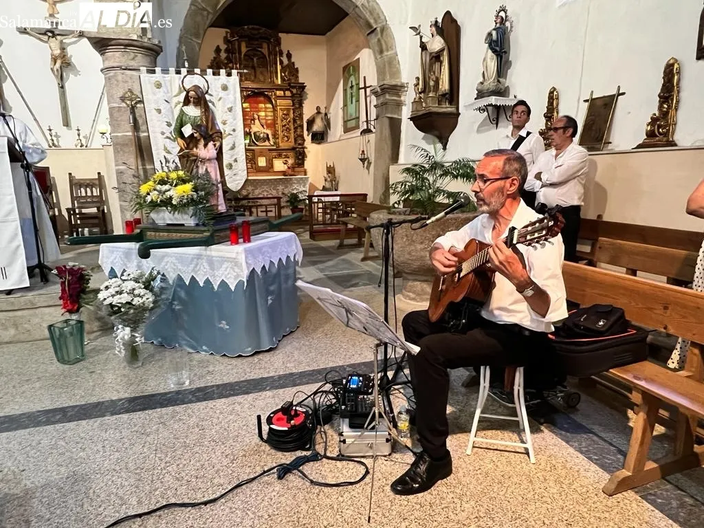 Foto 2 - Eucarist&iacute;a en honor a Santa Ana con procesi&oacute;n incluida en Galinduste