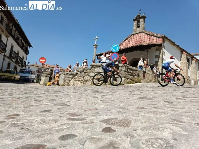 Foto 3 - Salamanca disfruta con la Vuelta Internacional a Castilla y Le&oacute;n y Simon Yates es el ganador tras imponerse en Guijuelo