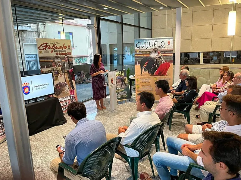 Foto 2 - Guijuelo presenta la feria taurina 2022
