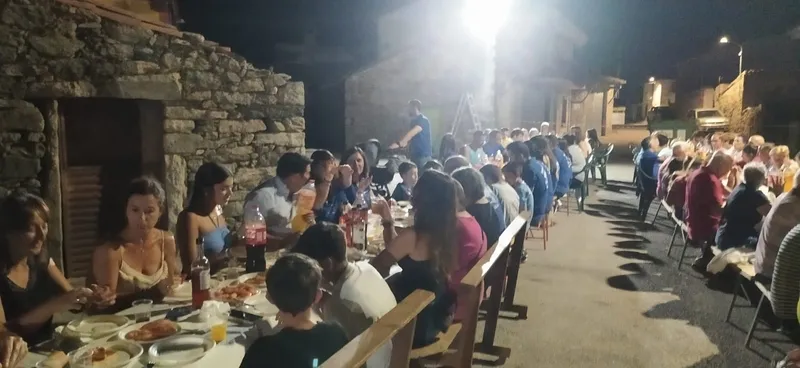 Foto 2 - Los vecinos de Valderrodrigo celebran el 118&ordm; aniversario de la fiesta del Torito Perdig&oacute;n