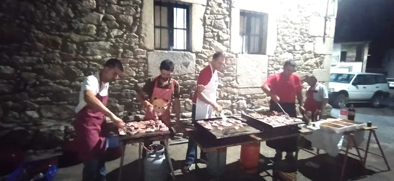 Foto 7 - Los vecinos de Valderrodrigo celebran el 118&ordm; aniversario de la fiesta del Torito Perdig&oacute;n