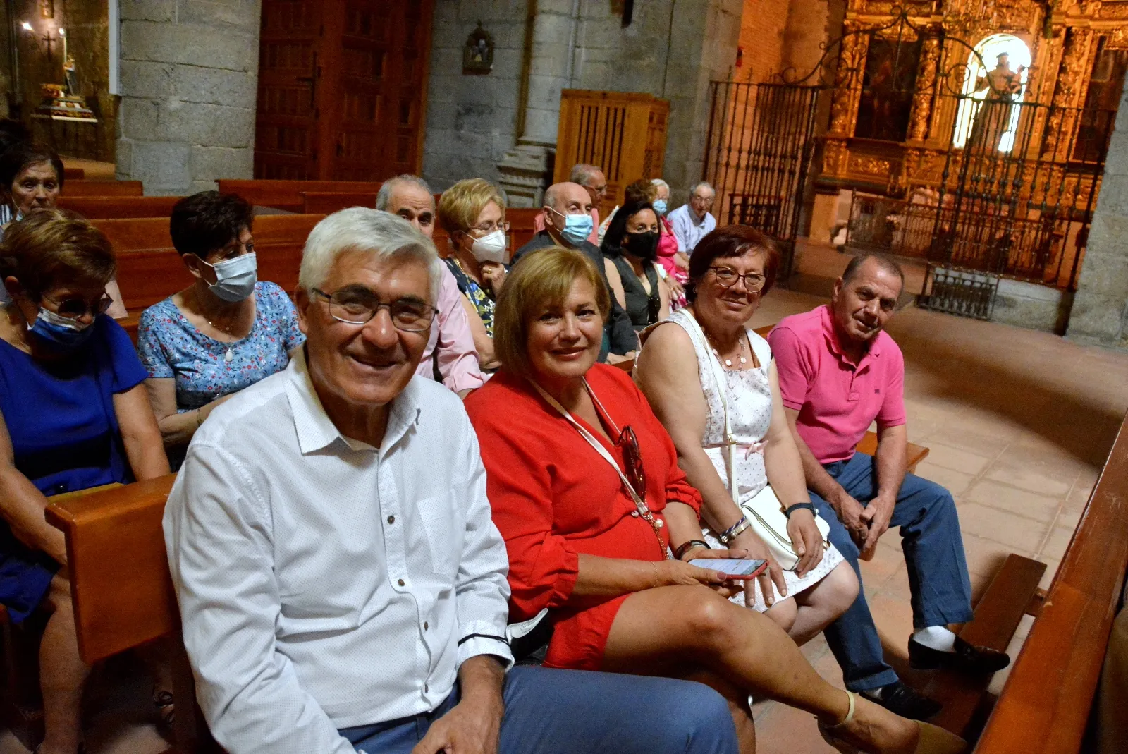 La iglesia parroquial acogía la celebración de las Bodas de Oro para los matrimonios de la comarca