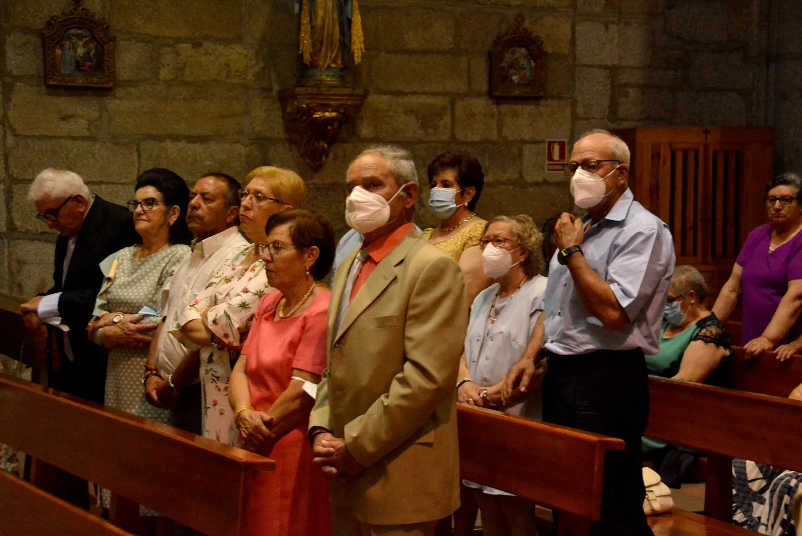 La iglesia parroquial acogía la celebración de las Bodas de Oro para los matrimonios de la comarca